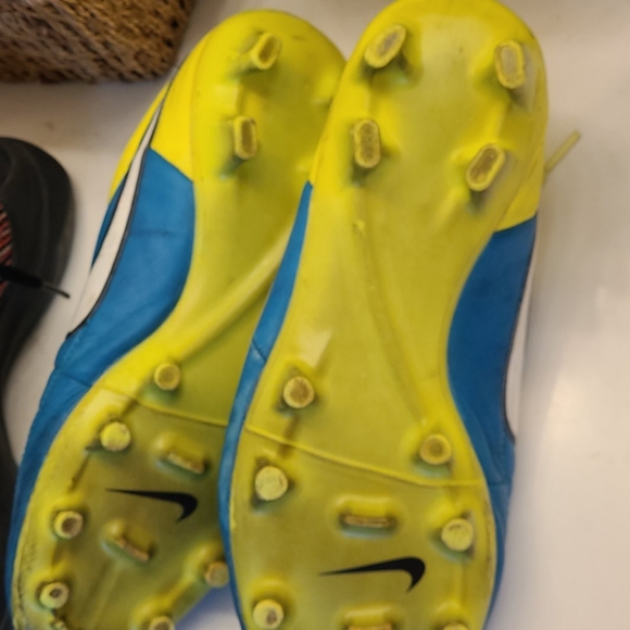 Nike soccer cleats/futbol boots - Picture 3 of 15